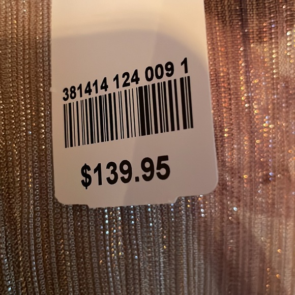 Dress - Picture 3 of 3